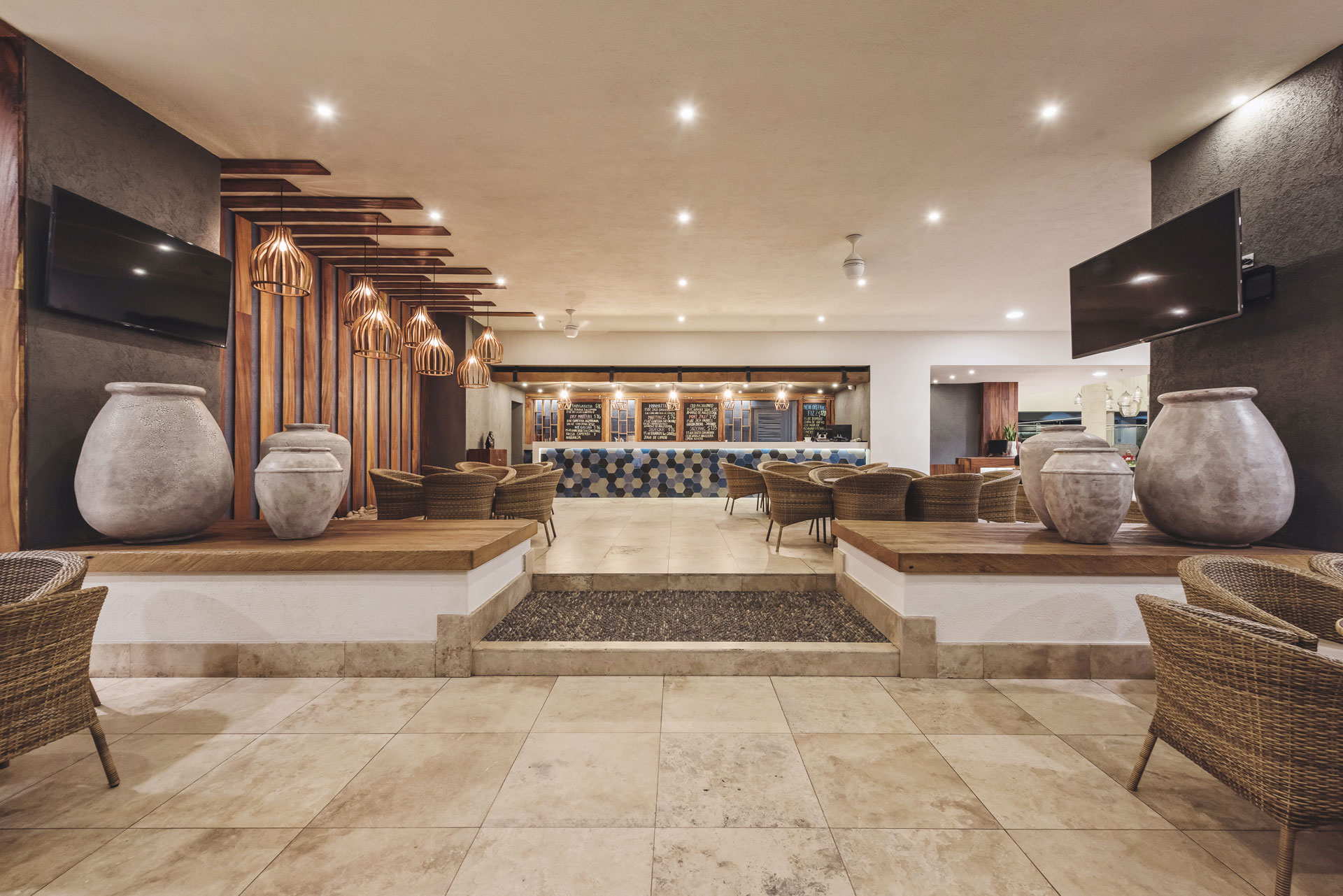 Lobby Bar 1