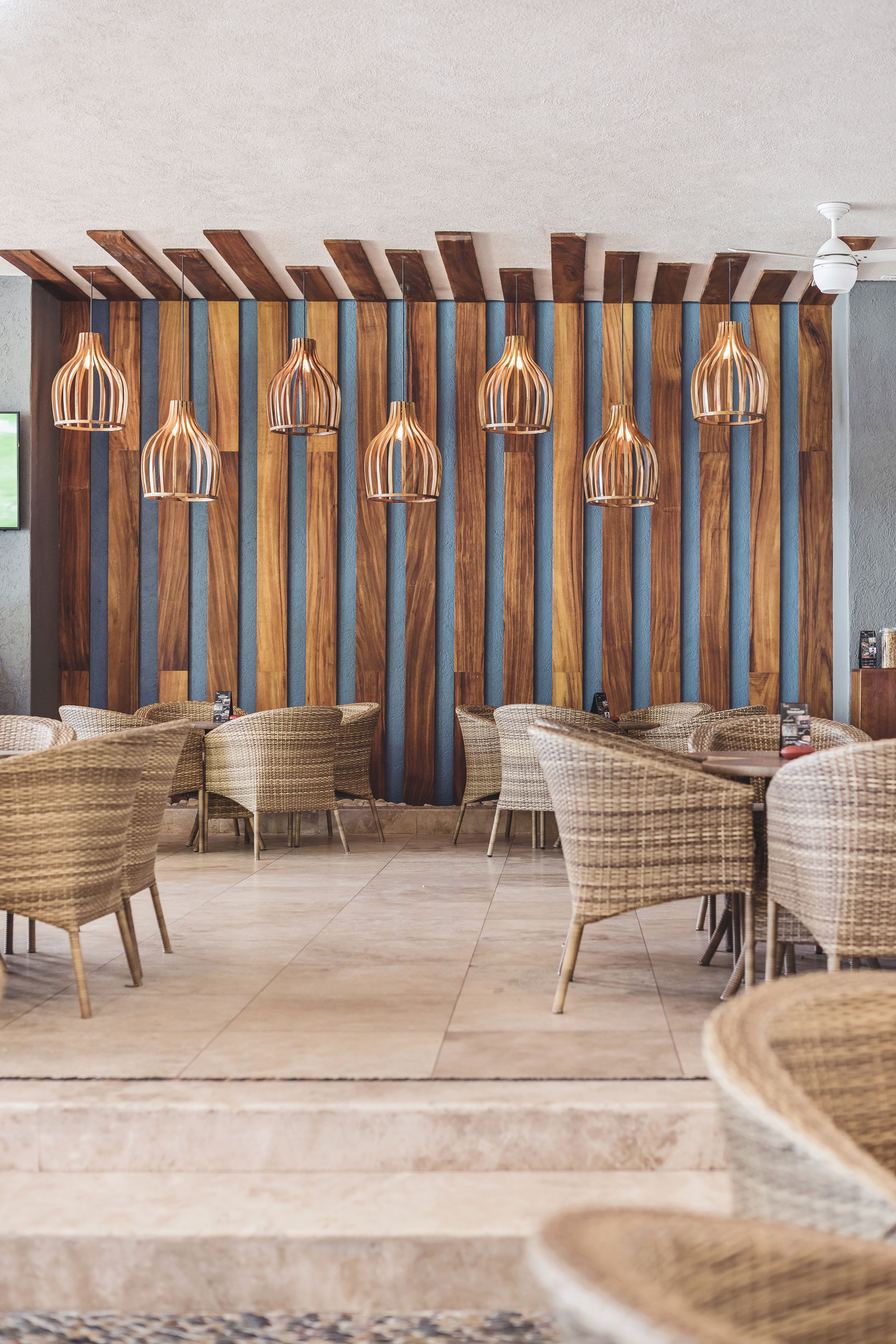 Lobby Bar 3